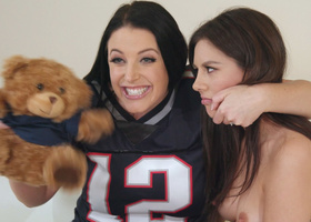 Patriots fan is cheered up by the girlfriend