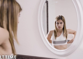 Geeky teens eating each other's pussies outdoors