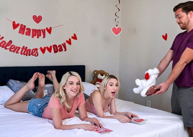 Valentines day threesome with a pair of blondes